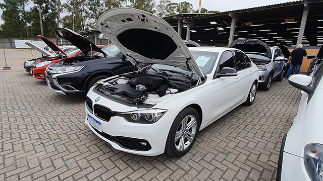 LOTE 018 BMW 320i Active Flex 2018