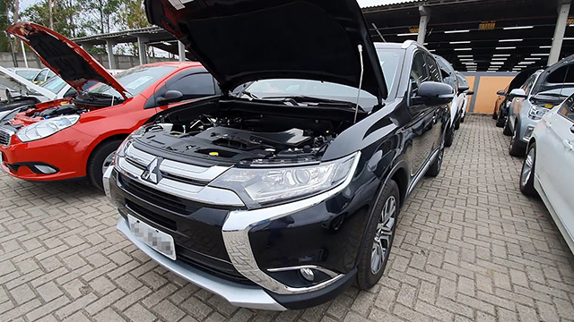 LOTE 029 Mitsubishi Outlander Comfort 2018 