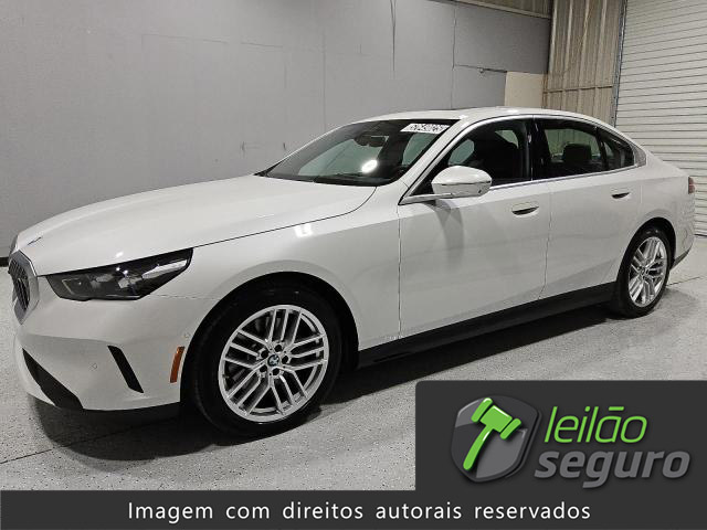 LOTE 044 BMW 530 I 2025